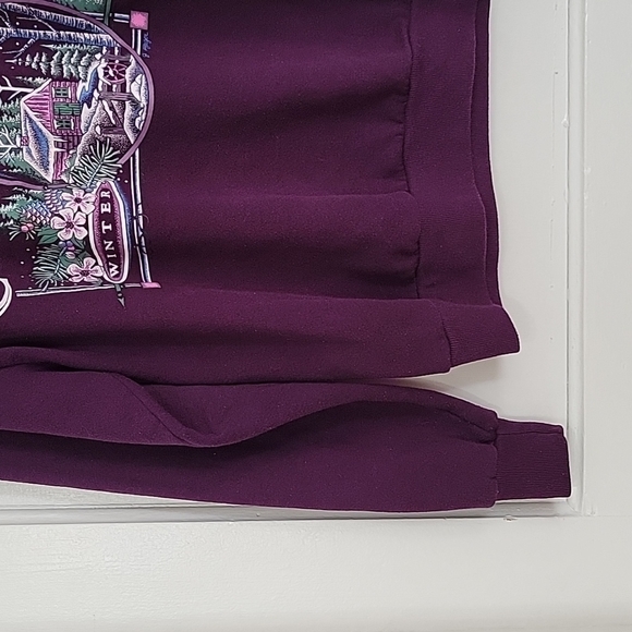 Vintage graphic crewneck sweatshirt Colorado winterwear mountain scene art - Picture 4 of 6